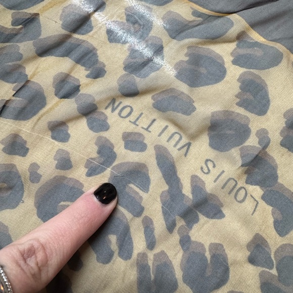 Louis Vuitton Leopard Print Silk Scarf - Picture 8 of 8